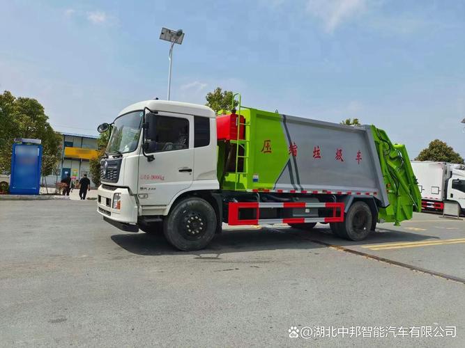 這款壓縮垃圾車真的太贊啦!它有著時尚的外觀設計